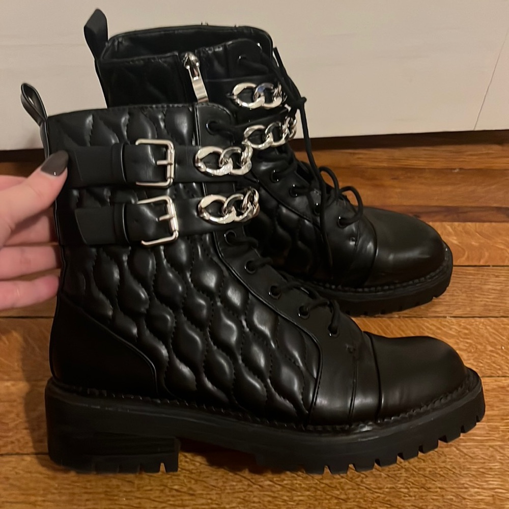 Quilted combat boots